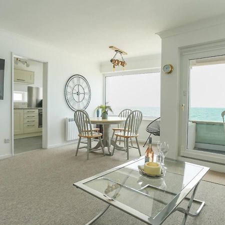 Tides - Beach Front Apartment In Bracklesham Bay Chichester Esterno foto