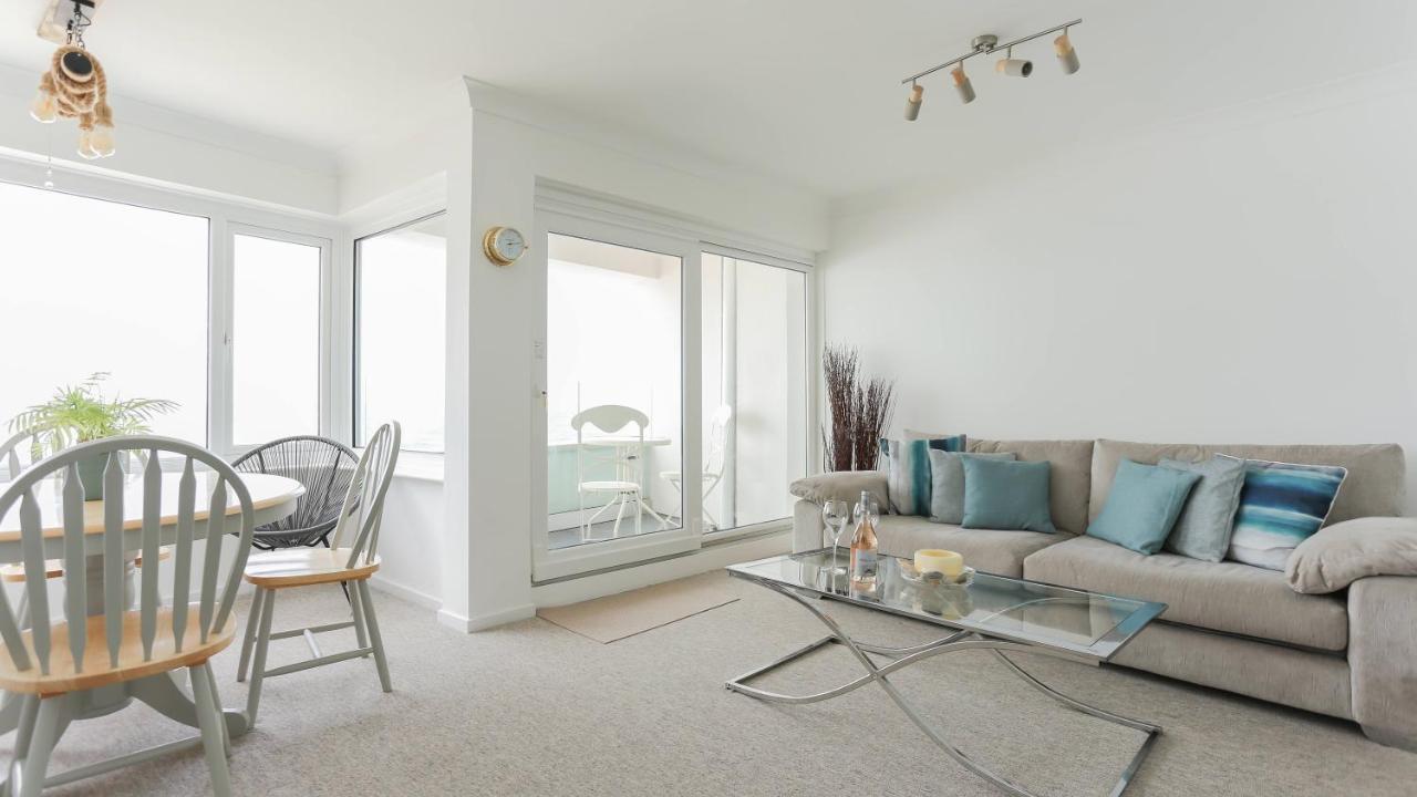 Tides - Beach Front Apartment In Bracklesham Bay Chichester Esterno foto