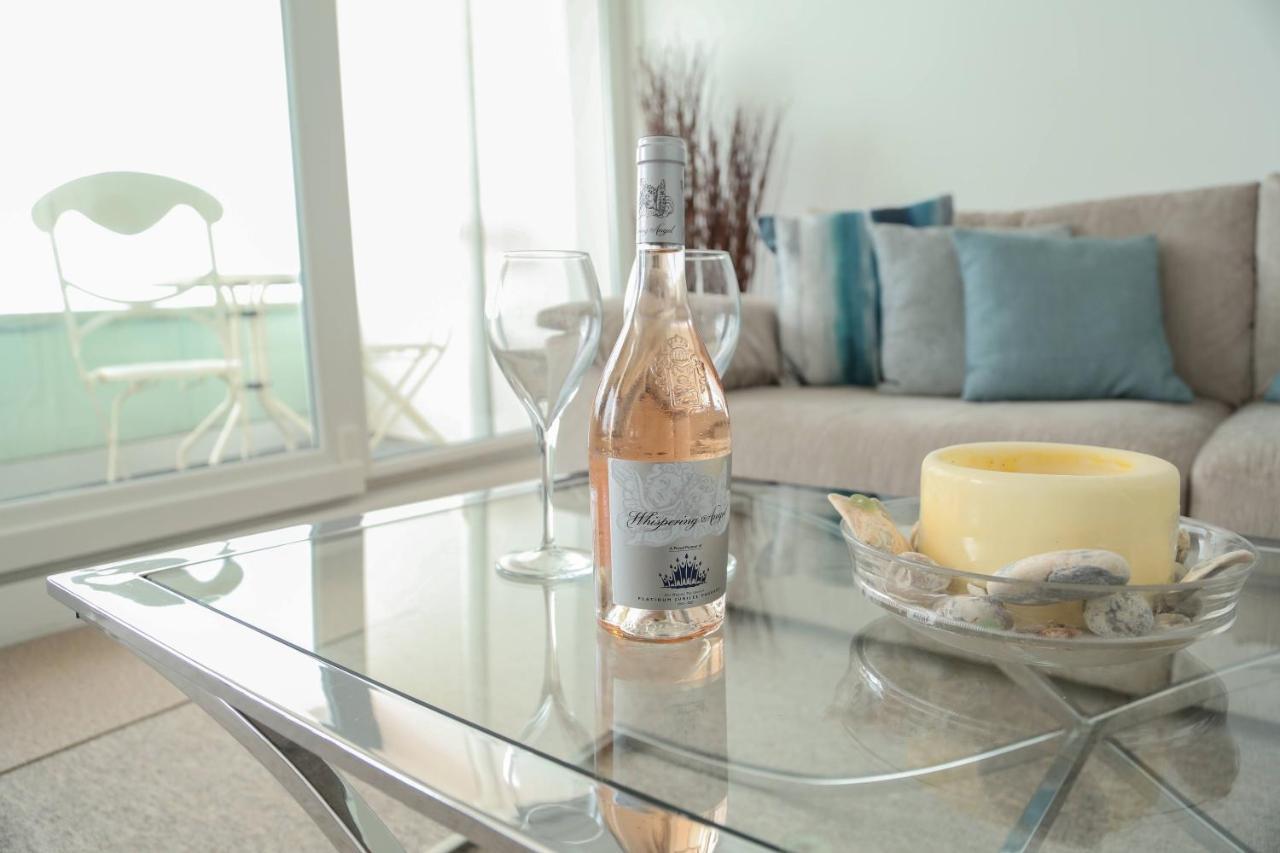 Tides - Beach Front Apartment In Bracklesham Bay Chichester Esterno foto