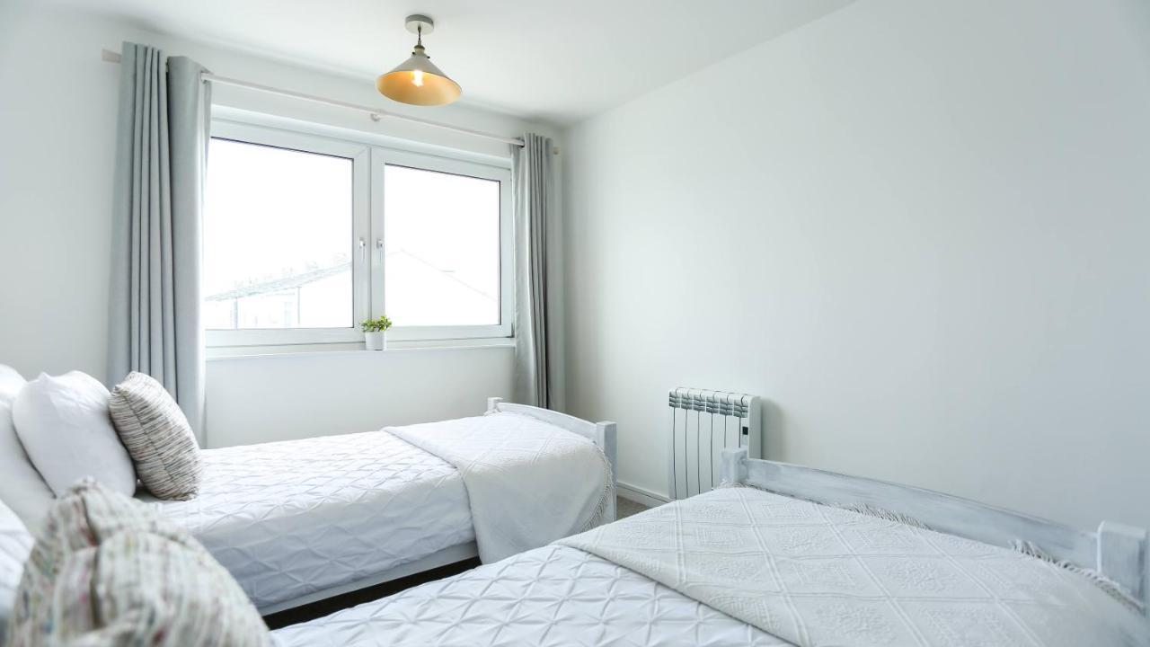 Tides - Beach Front Apartment In Bracklesham Bay Chichester Esterno foto